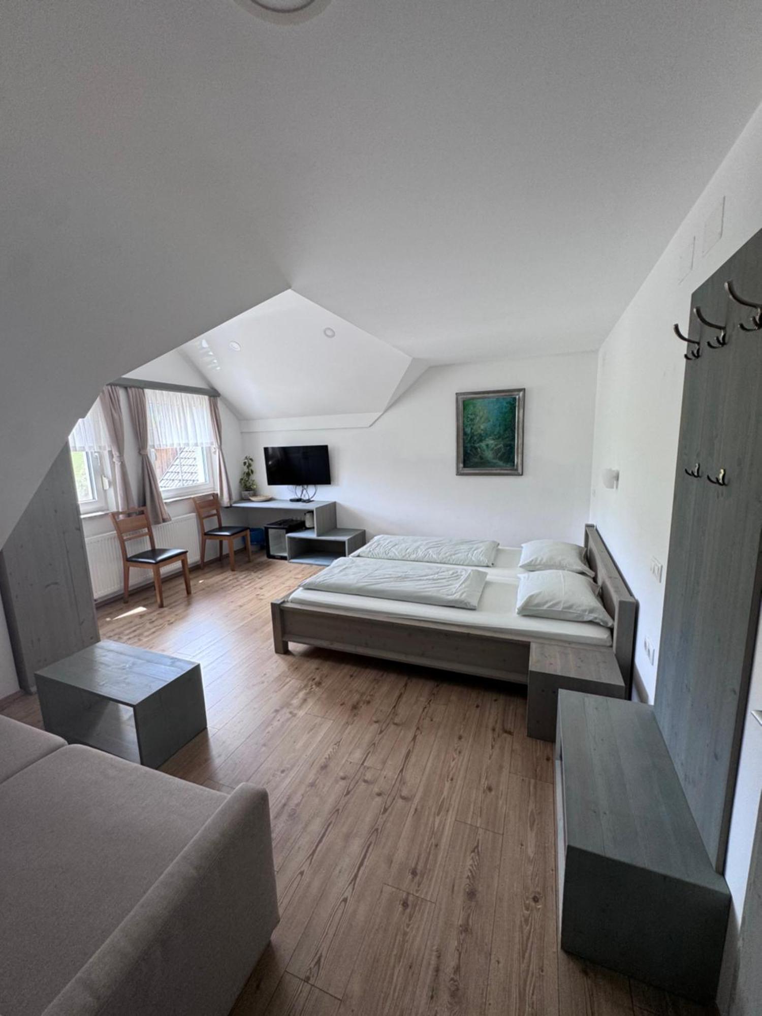 Guesthouse Tolc سبودنيا سوريكا المظهر الخارجي الصورة